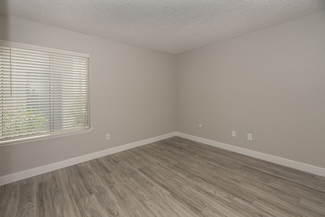 Interior Photo - The Everette
