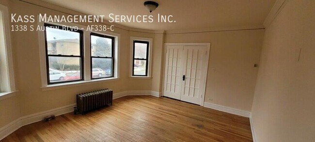 Foto del edificio - Large 1 Bed, Heat included, Modern Kitchen...