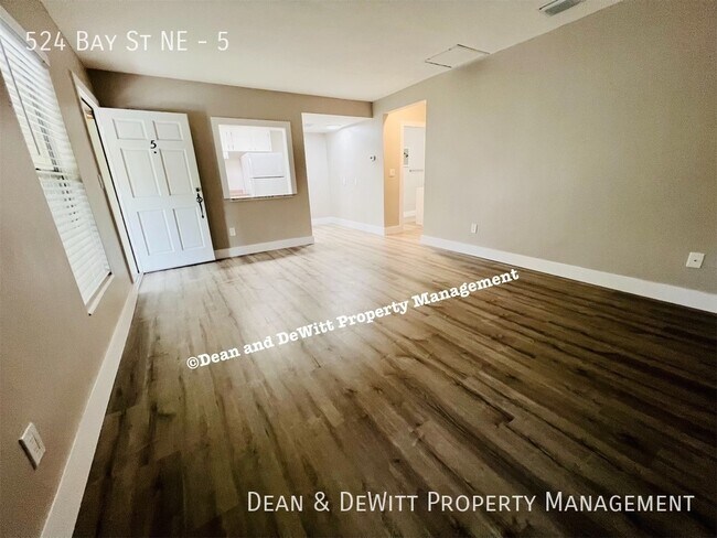 Building Photo - Great Old NE/Downtown St Pete Location-2nd...