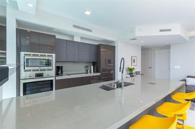 Building Photo - 1080 Brickell Ave