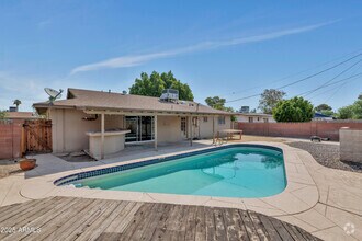 Building Photo - 1128 E Broadmor Dr