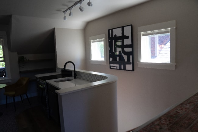 Building Photo - 1419 N 6th St