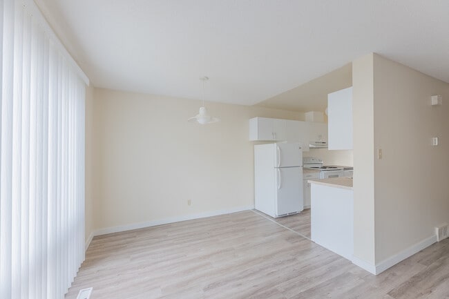 Building Photo - South Ridge Townhomes
