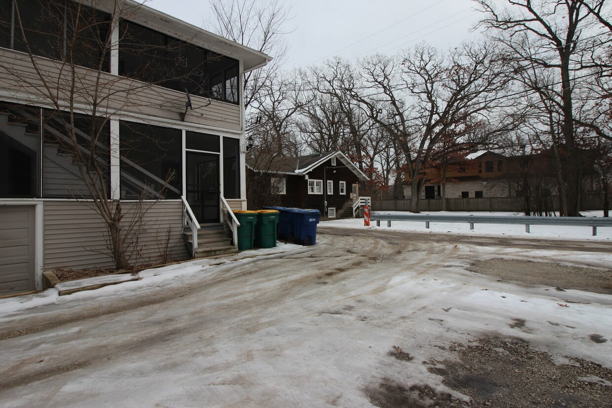 Building Photo - 2494 Saint Johns Ave