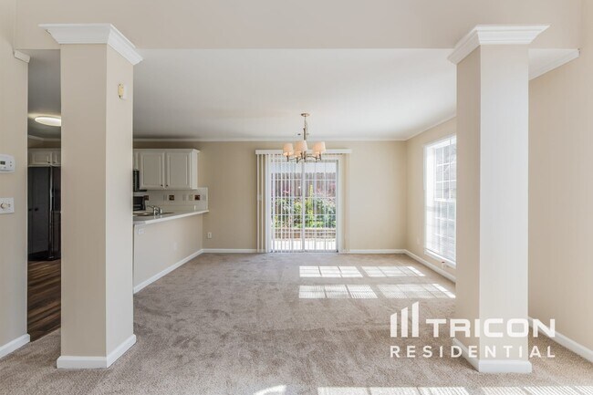 Foto del edificio - 136 Grove Park Ln