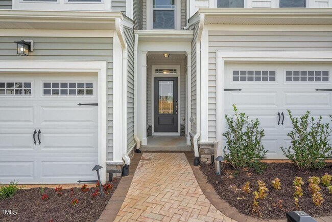 Building Photo - 111 Lennei Ln