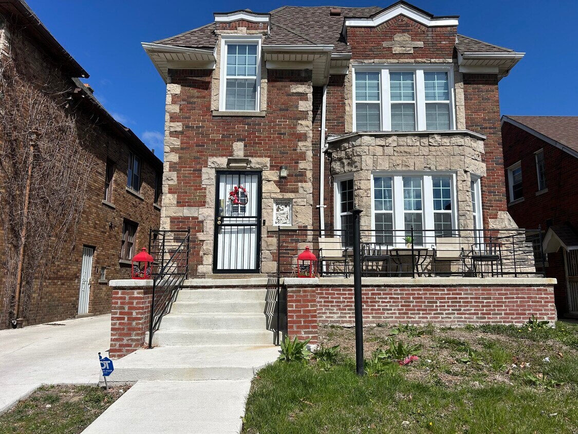 Foto principal - 4052 Tyler St