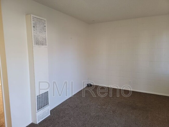 Building Photo - 900 Willow St