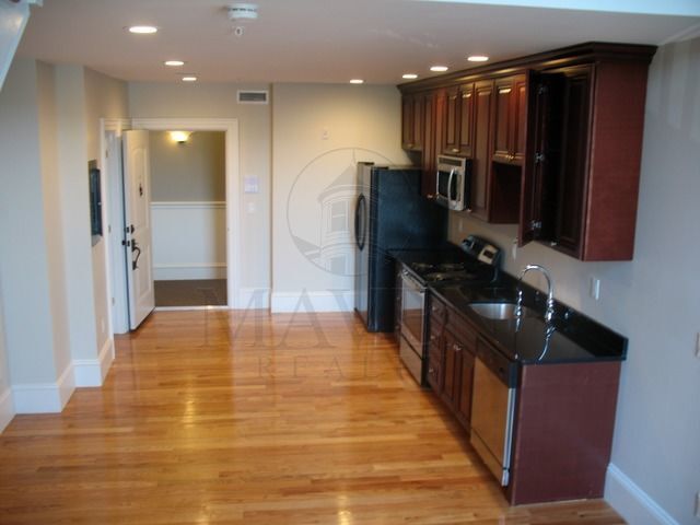Primary Photo - 40 Norris St