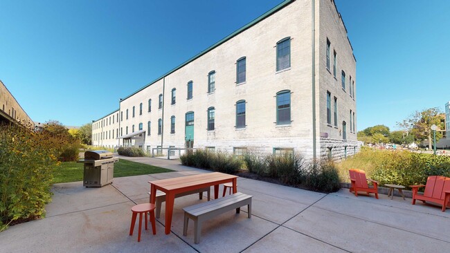 Foto del edificio - Tobacco Lofts at the Yards