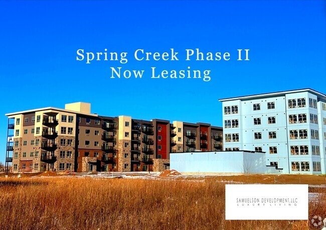 Building Photo - Spring Creek Luxury Living