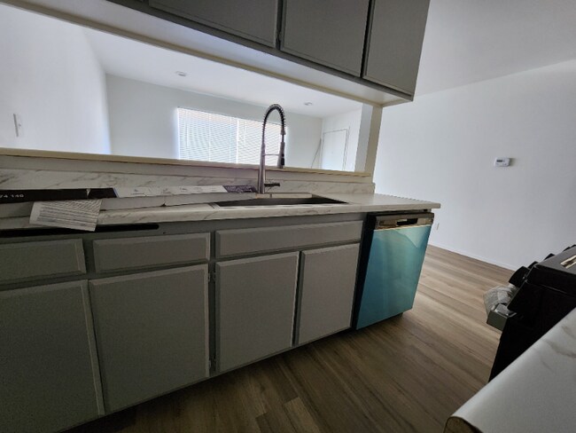 Foto del edificio - 14743 Sylvan St