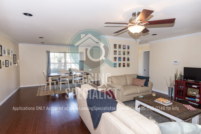 Foto del edificio - North West OKC 3 Bed 2 Bath House