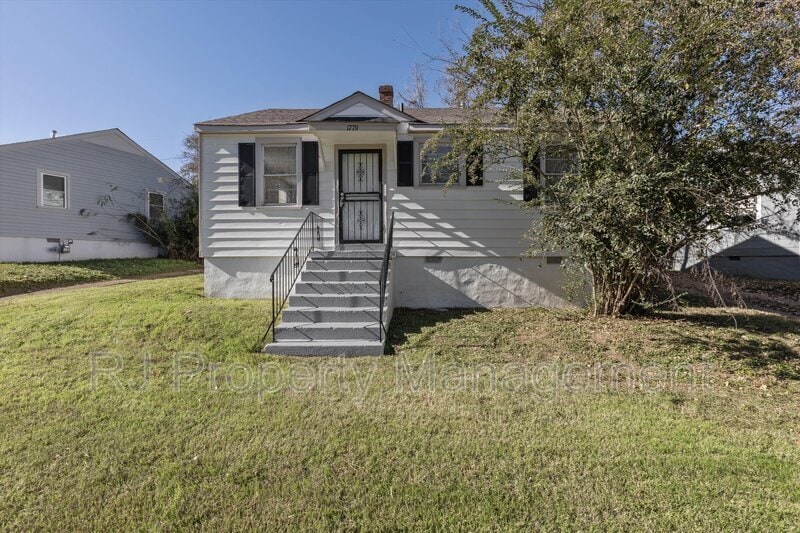 Photo - 1779 Preston St