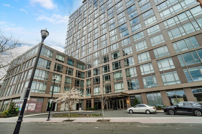 Foto del edificio - 75 Park Ln S