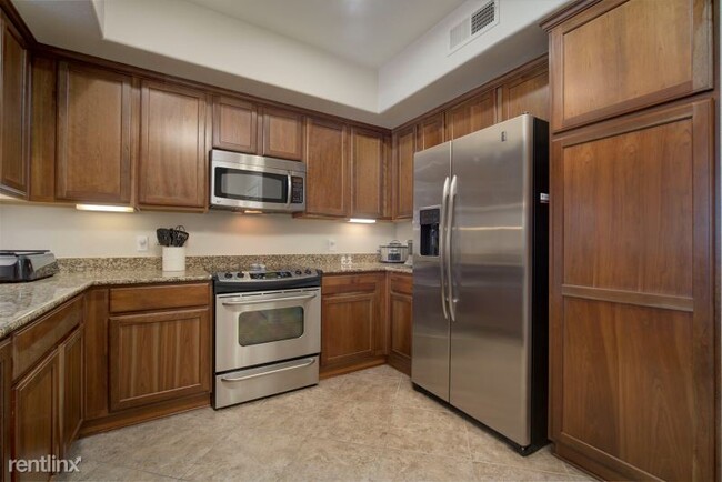 Building Photo - 1550 Topanga Ln