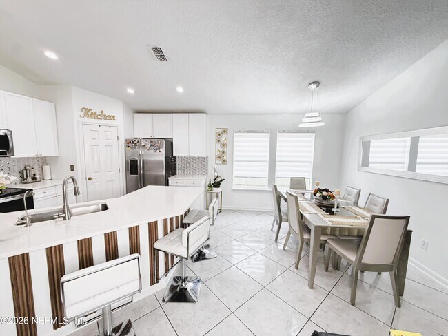 Foto del edificio - 13752 Goodson Pl
