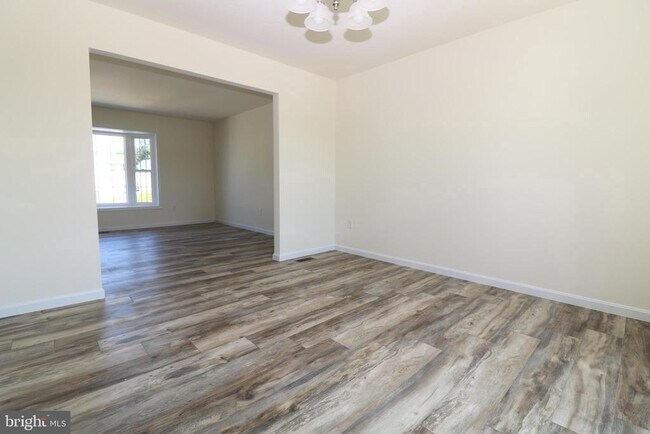 Foto del edificio - 72 Filbert Dr