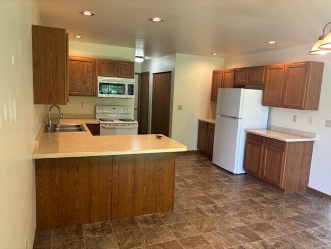 Foto del edificio - 4632-4634 Ridge Ct