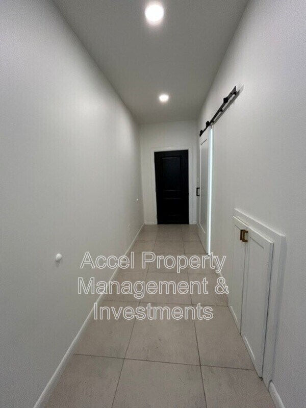 Building Photo - 209 N 28th St