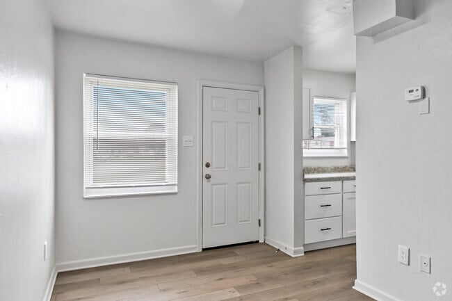 3BR, 1BA - 1,013SF - Dining Room - Aden Park Apartments