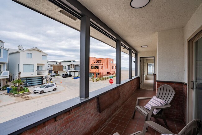 Building Photo - Oxnard Hollywood Beach Duplex