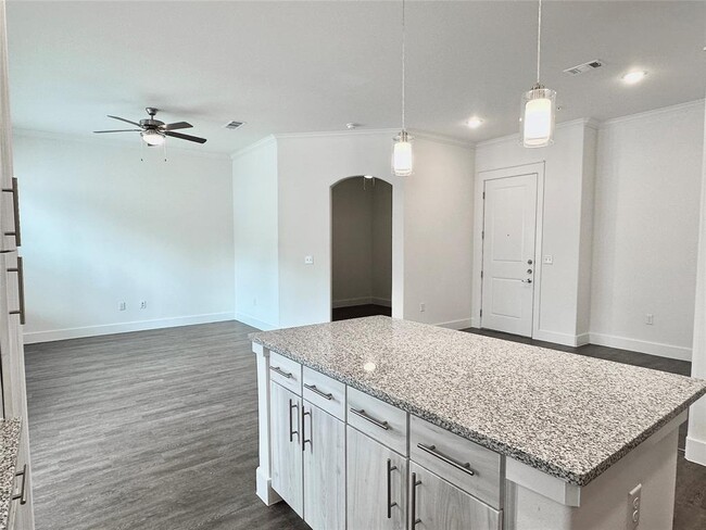 Building Photo - 3030 Greenbusch Rd