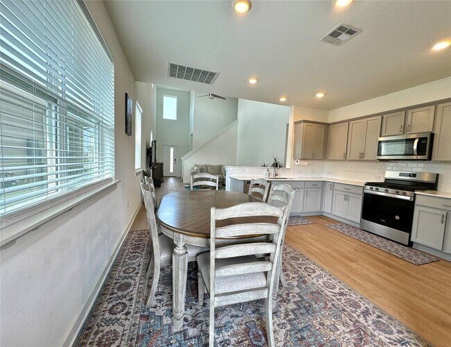 Building Photo - 8005 Linda Michelle Ln