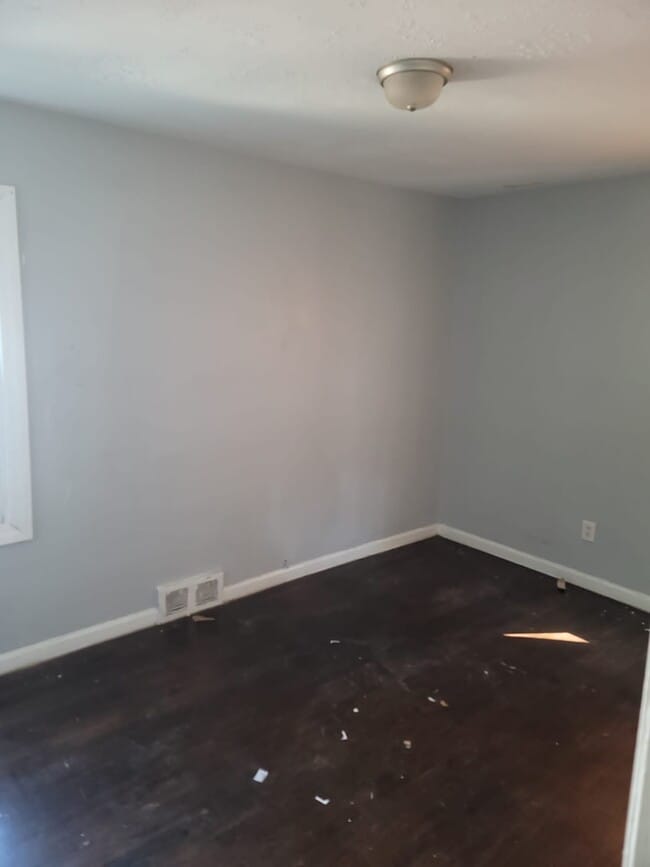 Building Photo - 12936 Mettetal St