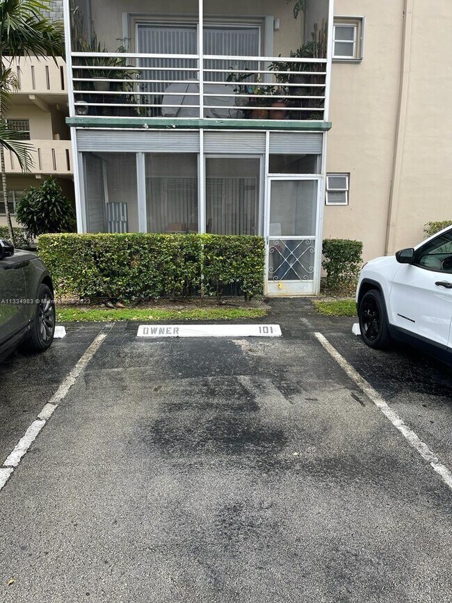 Building Photo - 4100 N 58th Ave