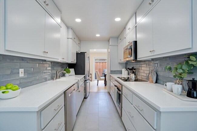 Foto del edificio - 1323 Hoover St