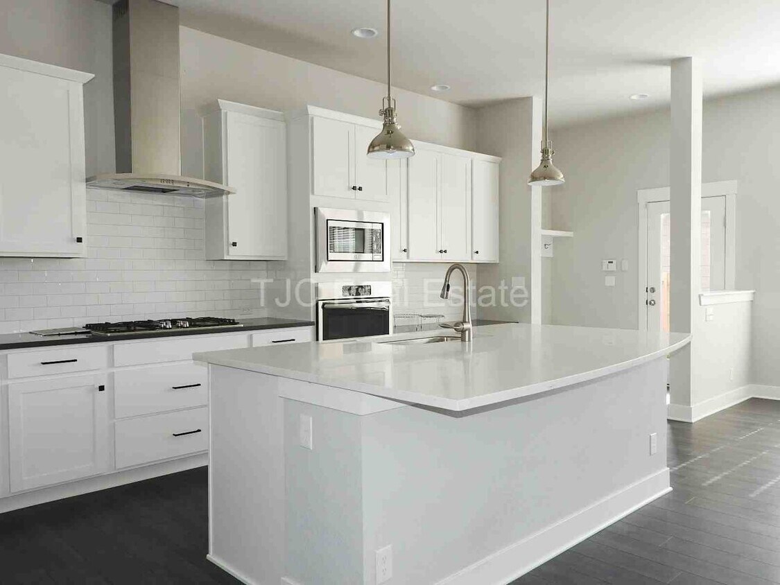 Photo - Central Park Home for Rent! Mountain Views!