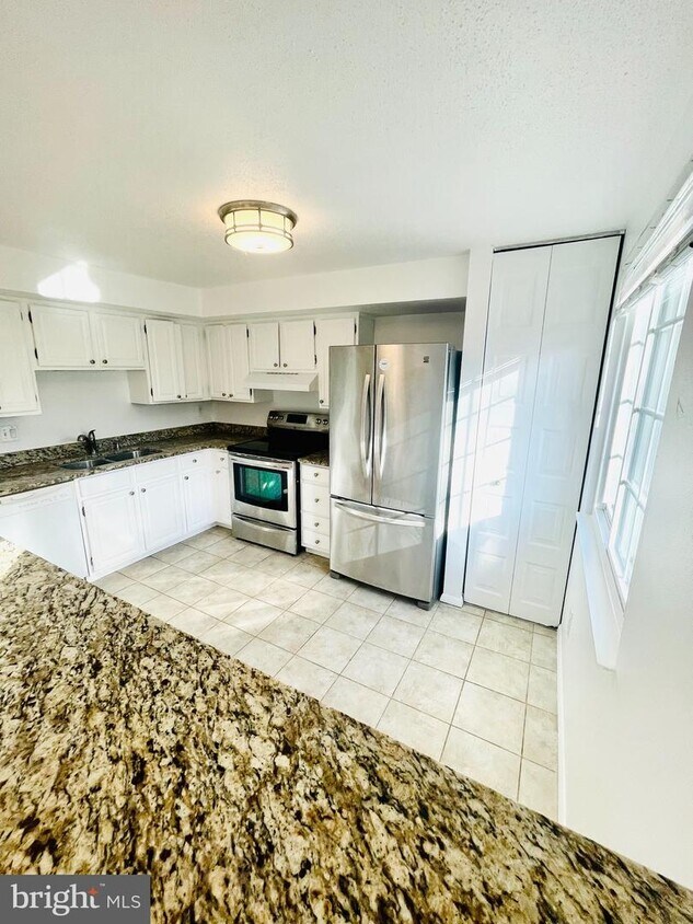 Foto principal - 5307 Avalon Pl