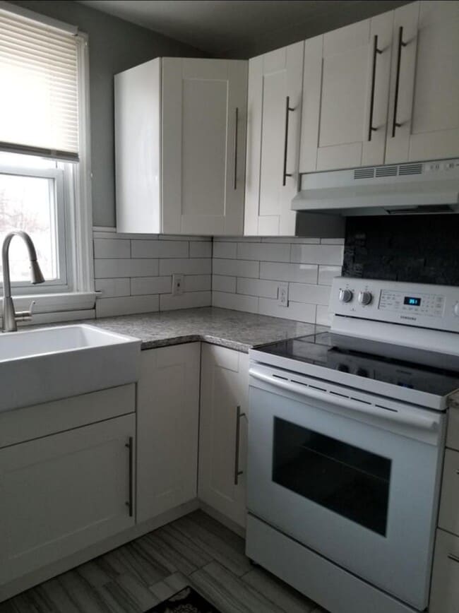 Foto del edificio - 876 Windermere Ave