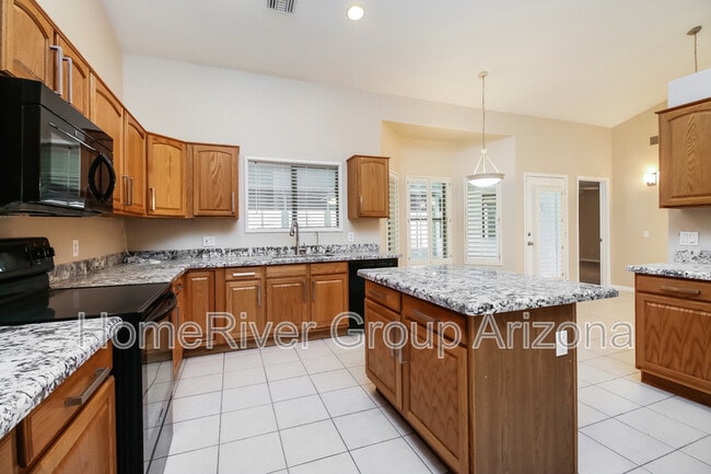 Building Photo - 7002 E Exmoor Dr