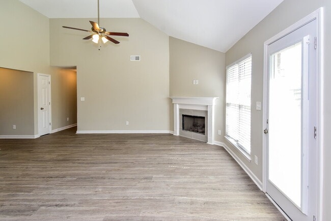 Building Photo - 6667 Kentbrook Dr