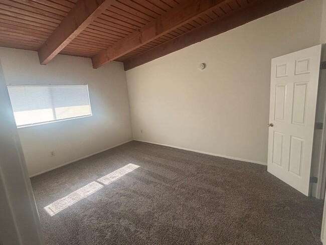 Photo - 7609 Fontainebleau Dr Apartment