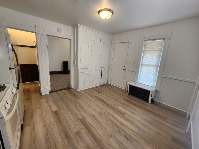 Building Photo - 1575 Coit Ave NE