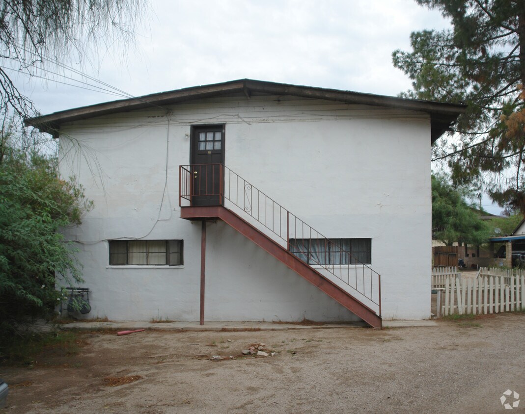 Building Photo - 127 E Navajo Rd