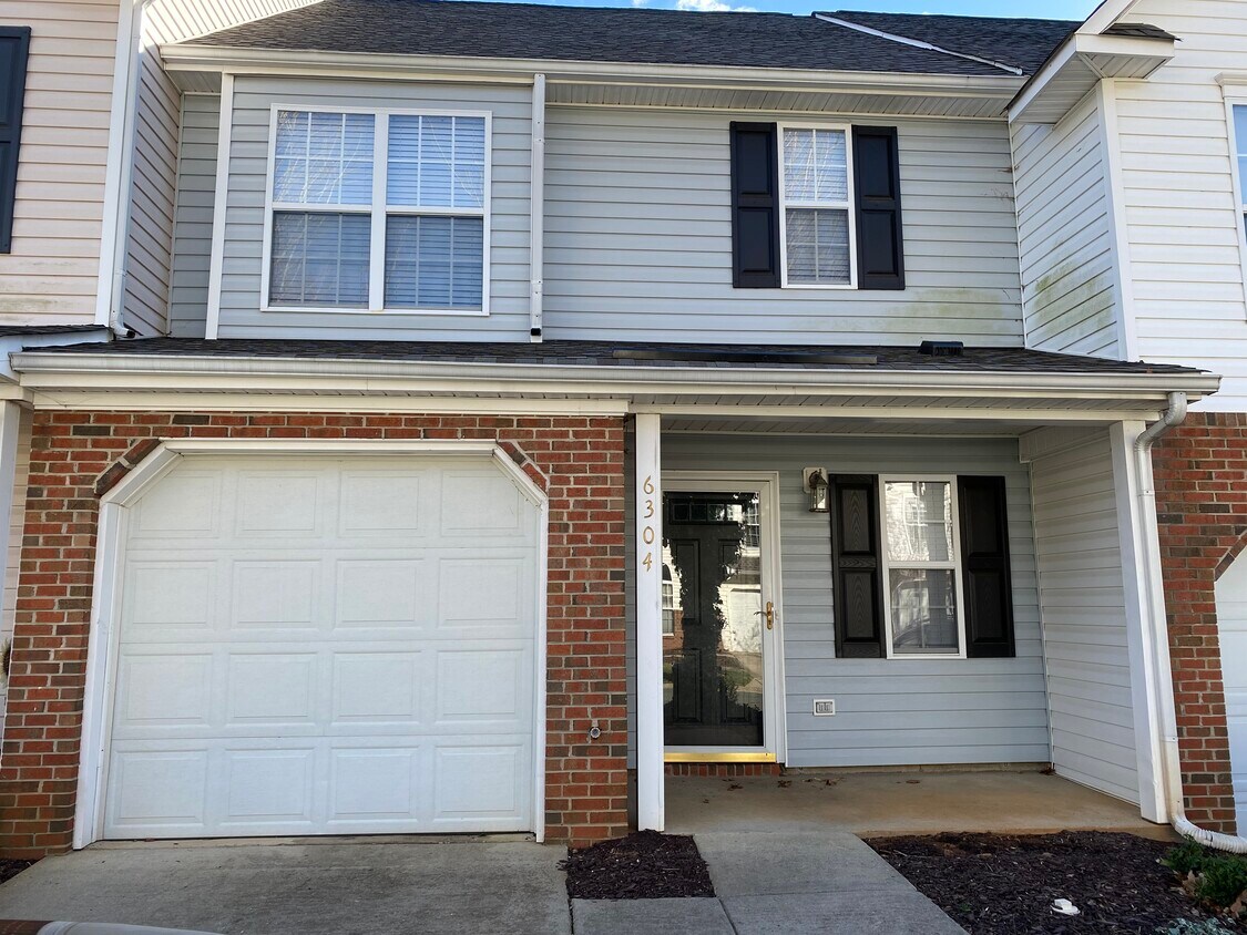 Foto principal - 6304 Double Eagle Dr