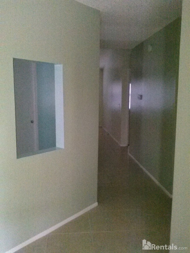 Building Photo - 8727 Wolf Den Trl