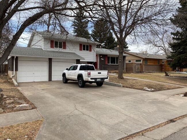 Foto del edificio - STUDENTS WELCOME! Spacious single-family home in the heart of Ft. Collins!