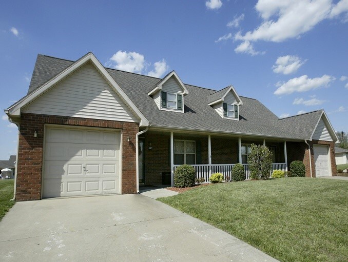 190 Cottonwood Loop, Madisonville, KY 42431 Townhome Rentals in