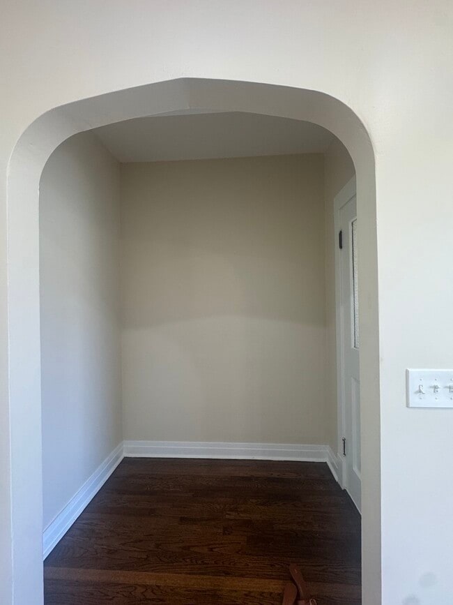 Foto del edificio - 4249 W Potomac Ave