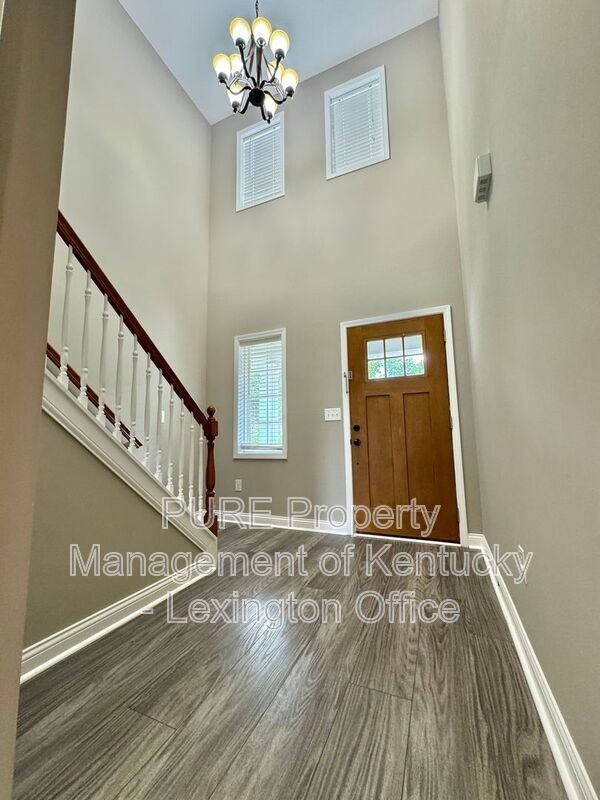 Building Photo - 2056 Drummond Dr
