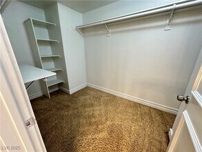 Building Photo - 270 E Flamingo Rd