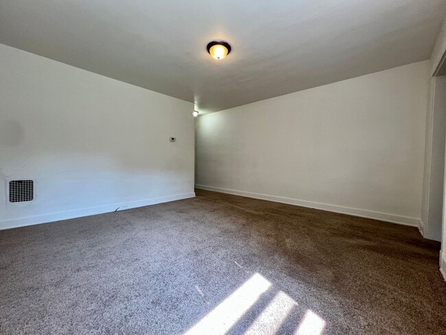Photo - Incredible Two Bedroom Townhouse in Oakland! Close to Pitt & CMU! Call Today!