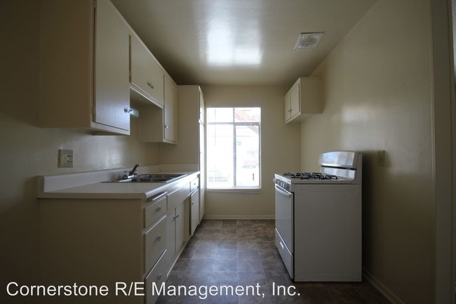 Building Photo - 514 N Lincoln Ave