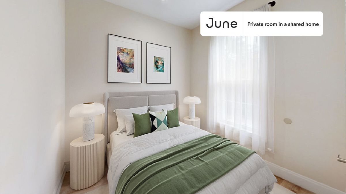 Foto principal - Private bedroom in 3 bed/2 bath Home