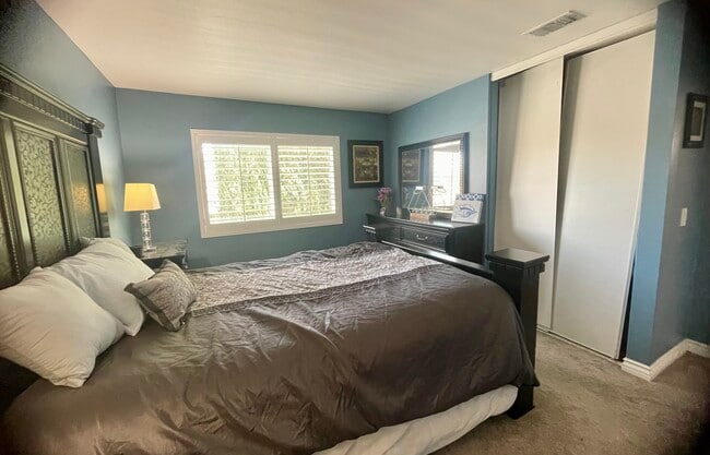 Building Photo - 27550 Hyssop Ln
